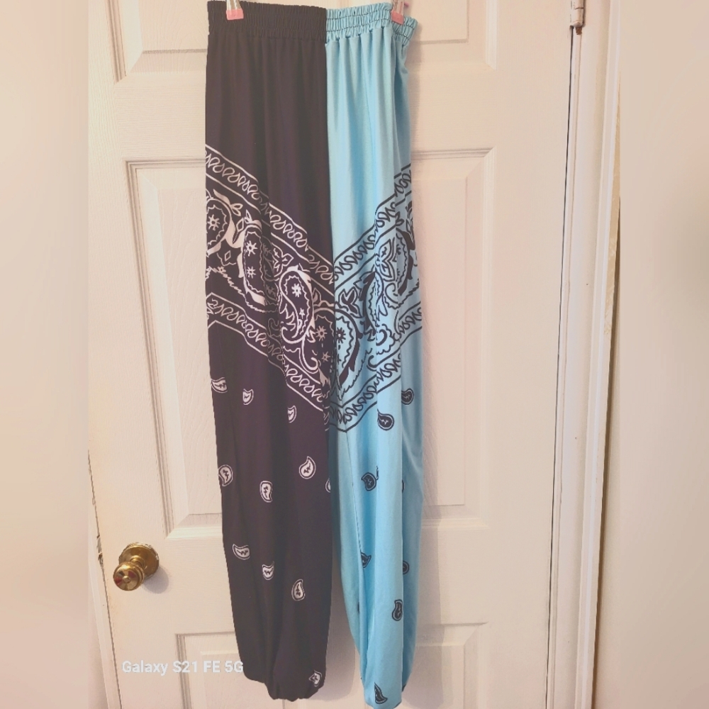 Women's Two-Tone Paisley Pants